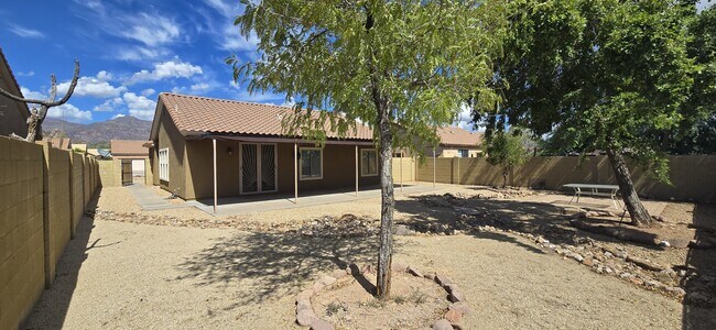 8971 E Rainier Dr photo 4