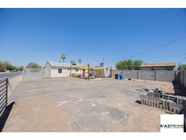 4001 N 15th Ave Phoenix, AZ 85013 photo 3