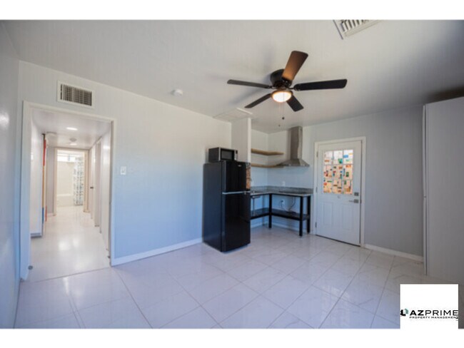 4001 N 15th Ave Phoenix, AZ 85013 photo 4