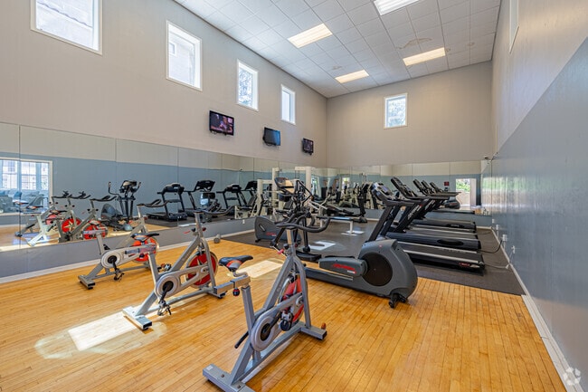 Shadowridge Park Apartments photo 4