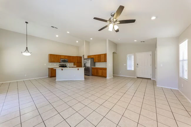9166 W Melinda Ln Peoria, AZ 85382 photo 5