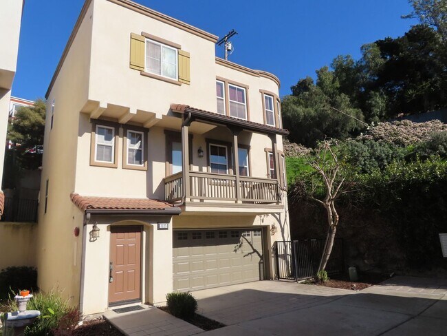 3125 Harbor Ridge Ln photo 2