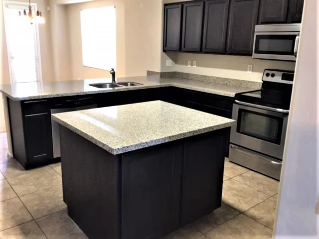 894 S Annie Ln Gilbert, AZ 85296 photo 3