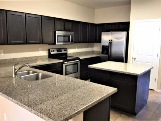 894 S Annie Ln Gilbert, AZ 85296 photo 2