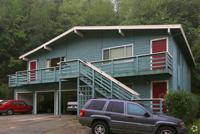 Piper Court Apartments photo 4