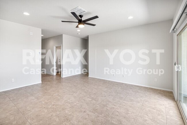 1043 W Falls Canyon Dr Casa Grande, AZ 85122 photo 2
