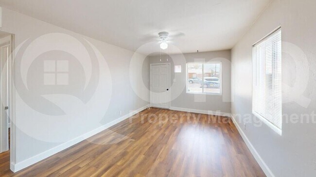2236 N 28th Pl Phoenix, AZ 85008 photo 5