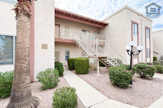 205 N 74th St Mesa, AZ 85207 photo 3