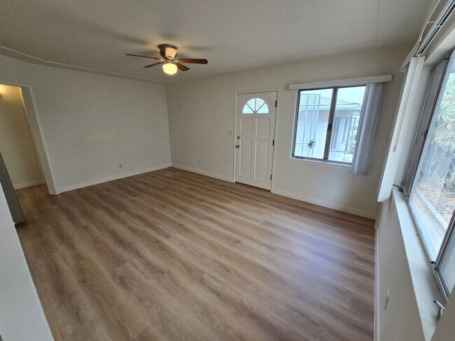 2829 Morena Blvd San Diego, CA 92117 photo 3