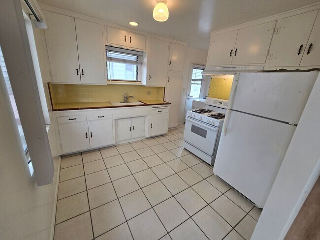 2829 Morena Blvd San Diego, CA 92117 photo 5