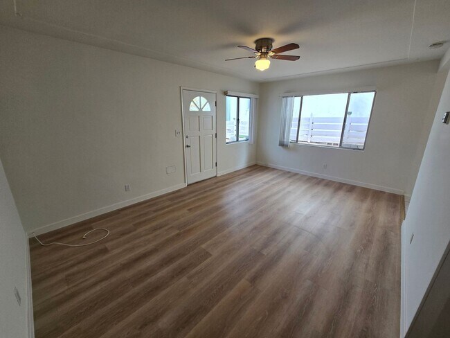 2829 Morena Blvd San Diego, CA 92117 photo 2