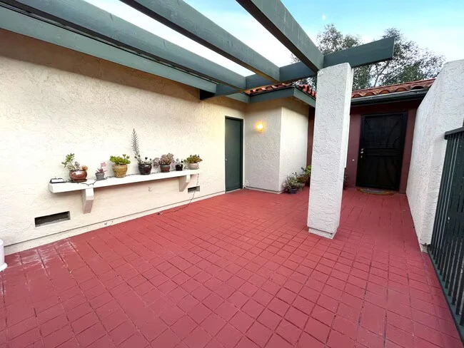 6959 Camino Pacheco San Diego, CA 92111 photo 2