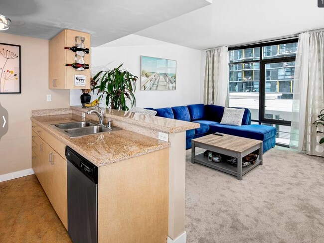 425 W Beech San Diego, CA 92101 photo 5