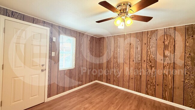300 W 9th St Casa Grande, AZ 85122 photo 2