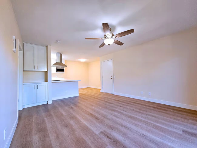 Parklane Apartments photo 3
