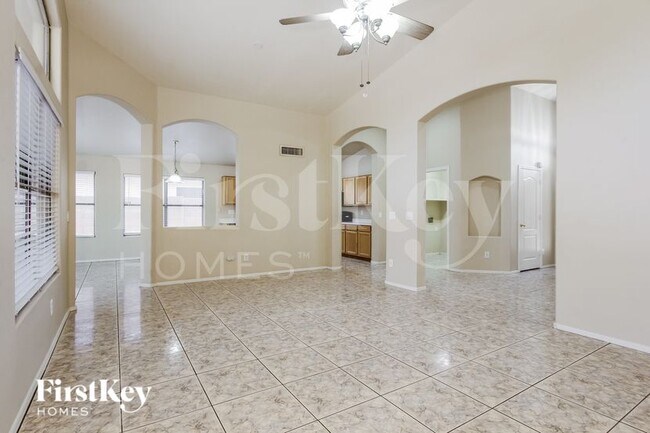2405 N 128th Dr Avondale, AZ 85392 photo 3