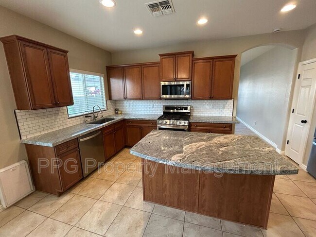 14527 W Gelding Dr Surprise, AZ 85379 photo 3