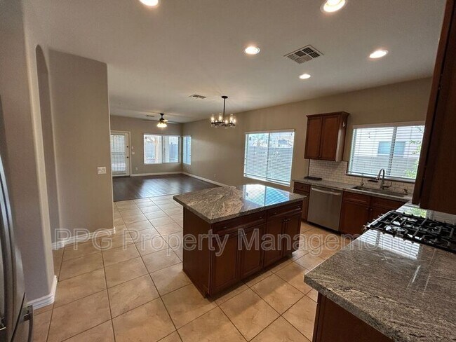 14527 W Gelding Dr Surprise, AZ 85379 photo 5