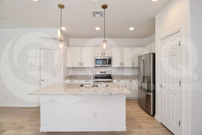 5814 W Wood St Phoenix, AZ 85043 photo 4
