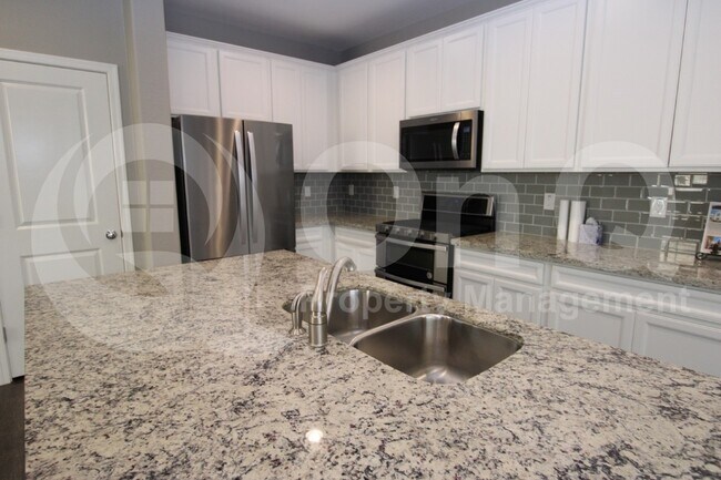 17222 N 9th Pl photo 3