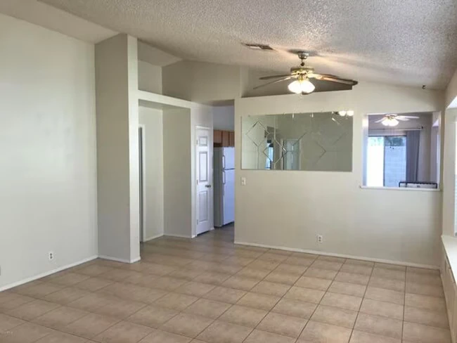 23426 N 40th Ln Glendale, AZ 85310 photo 4