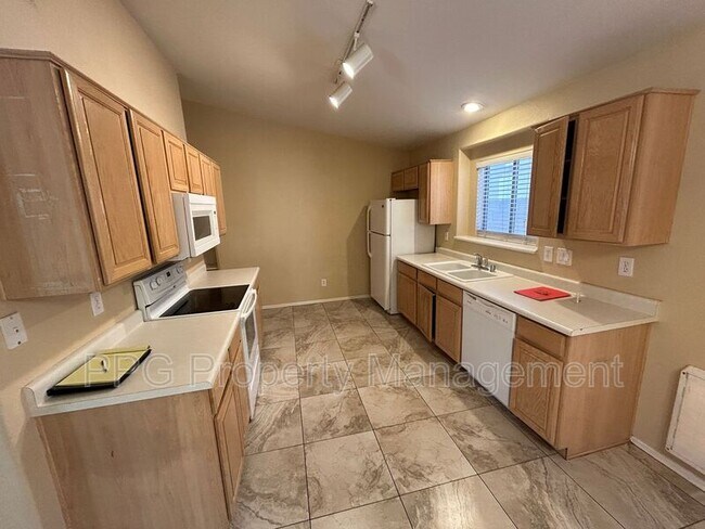 15280 W Eureka Trail Surprise, AZ 85374 photo 3