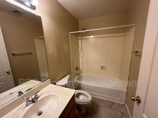 15280 W Eureka Trail Surprise, AZ 85374 photo 5