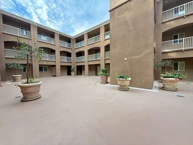 7653 Mission Gorge Rd San Diego, CA 92120 photo 3