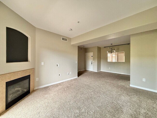 7653 Mission Gorge Rd San Diego, CA 92120 photo 2