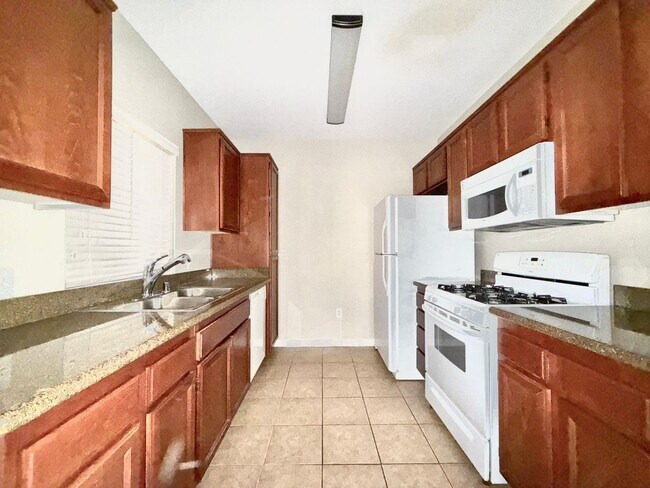 7653 Mission Gorge Rd San Diego, CA 92120 photo 4