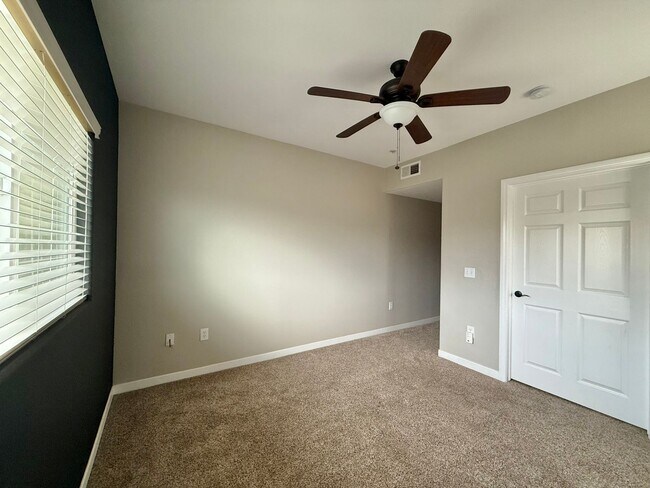 7653 Mission Gorge Rd San Diego, CA 92120 photo 5