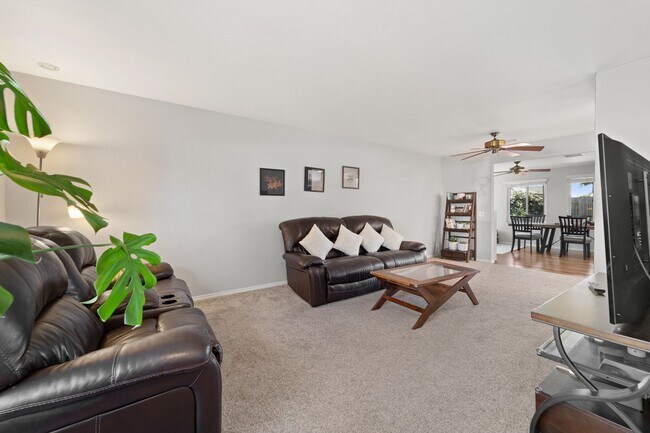 8405 Ivory Coast Dr San Diego, CA 92126 photo 4