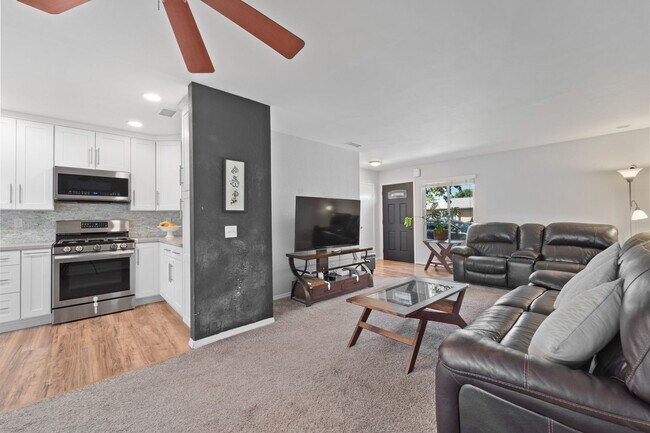 8405 Ivory Coast Dr San Diego, CA 92126 photo 2