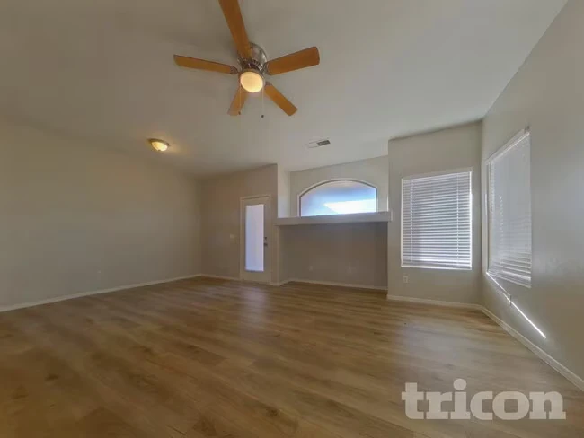 8523 W Papago St Tolleson, AZ 85353 photo 4