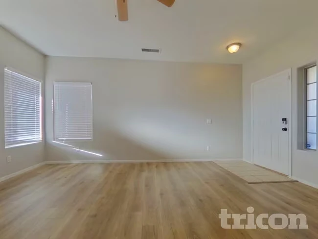 8523 W Papago St Tolleson, AZ 85353 photo 2
