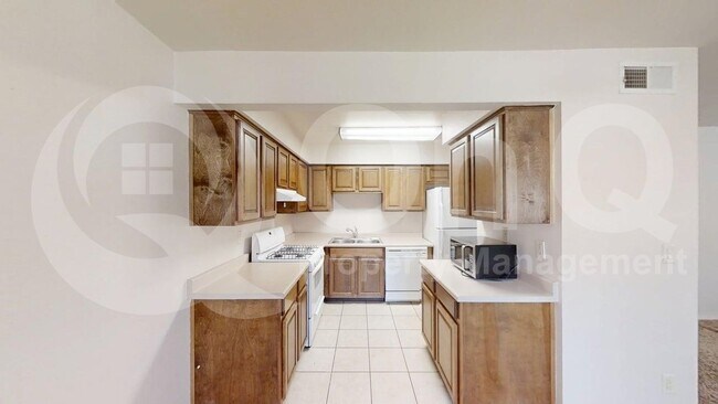 303 N Miller Rd Scottsdale, AZ 85257 photo 4