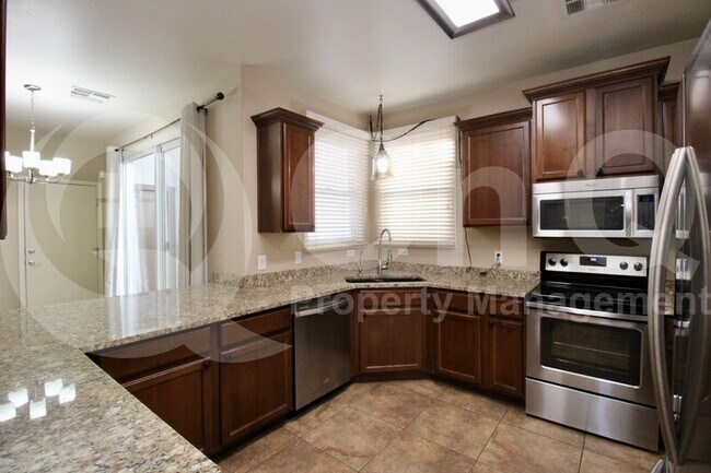 865 S Huish Dr Gilbert, AZ 85296 photo 4