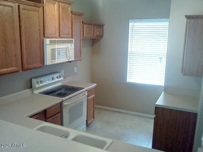 8749 E Knowles Ave Mesa, AZ 85209 photo 2