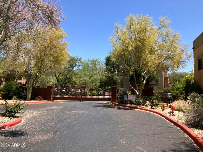 16801 N 94th St Scottsdale, AZ 85260 photo 5