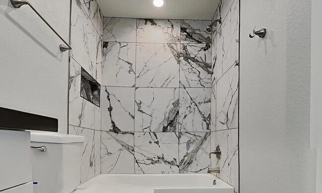 1302 E Vista Ave Phoenix, AZ 85020 photo 3