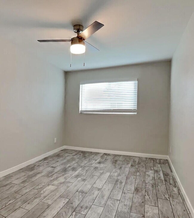 1302 E Vista Ave Phoenix, AZ 85020 photo 4