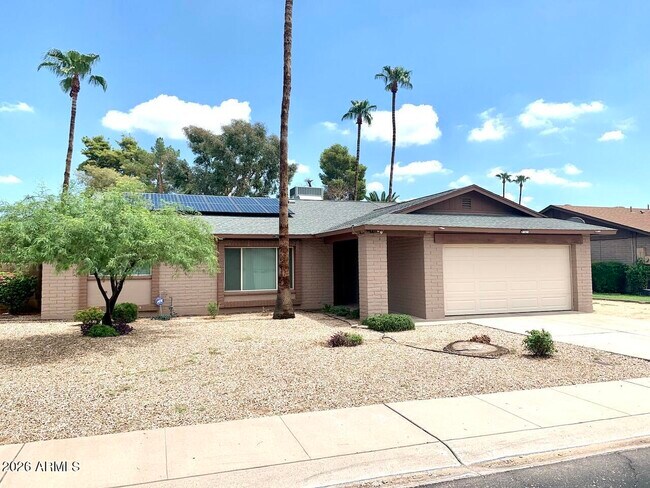 15611 N 57th Ln photo 2