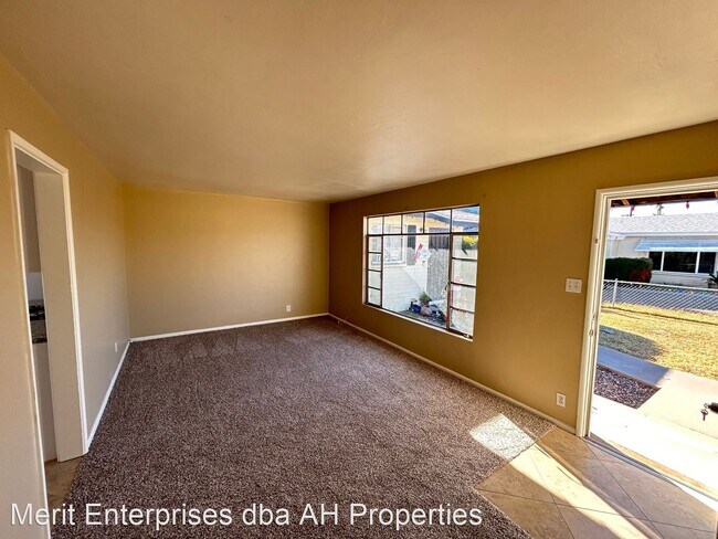 3615 E Yale St Phoenix, AZ 85008 photo 3