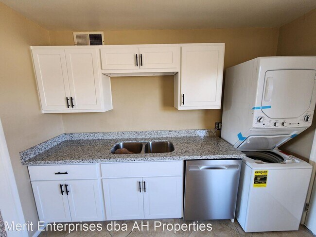 3615 E Yale St Phoenix, AZ 85008 photo 5