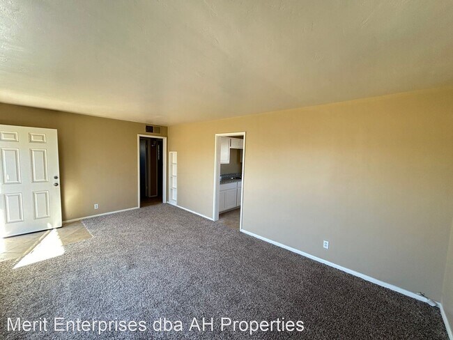 3615 E Yale St Phoenix, AZ 85008 photo 2