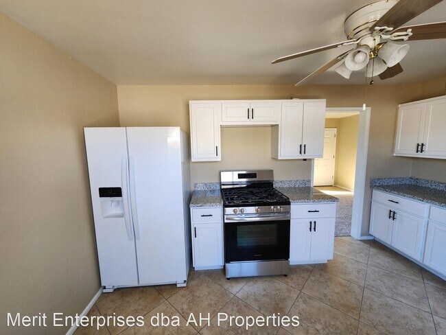 3615 E Yale St Phoenix, AZ 85008 photo 4