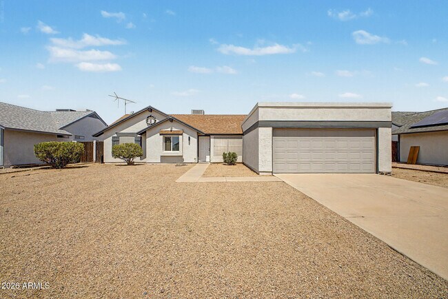 908 W Ross Ave photo 2