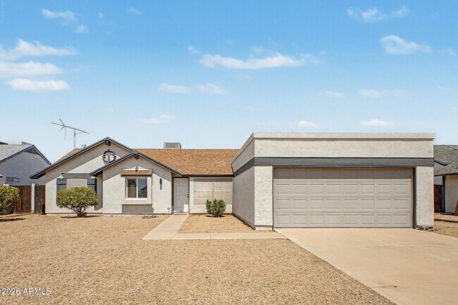 908 W Ross Ave photo 3