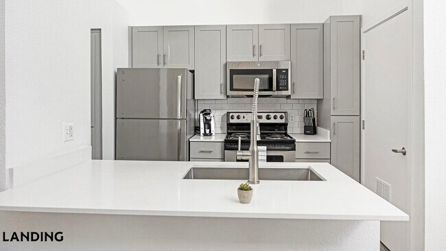 1001 E Playa Del Norte Dr Tempe, AZ 85288 photo 3