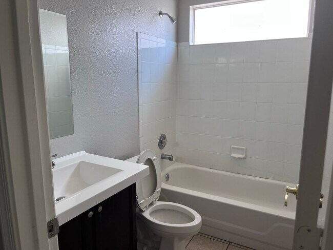 16049 S 40th Way Phoenix, AZ 85048 photo 2